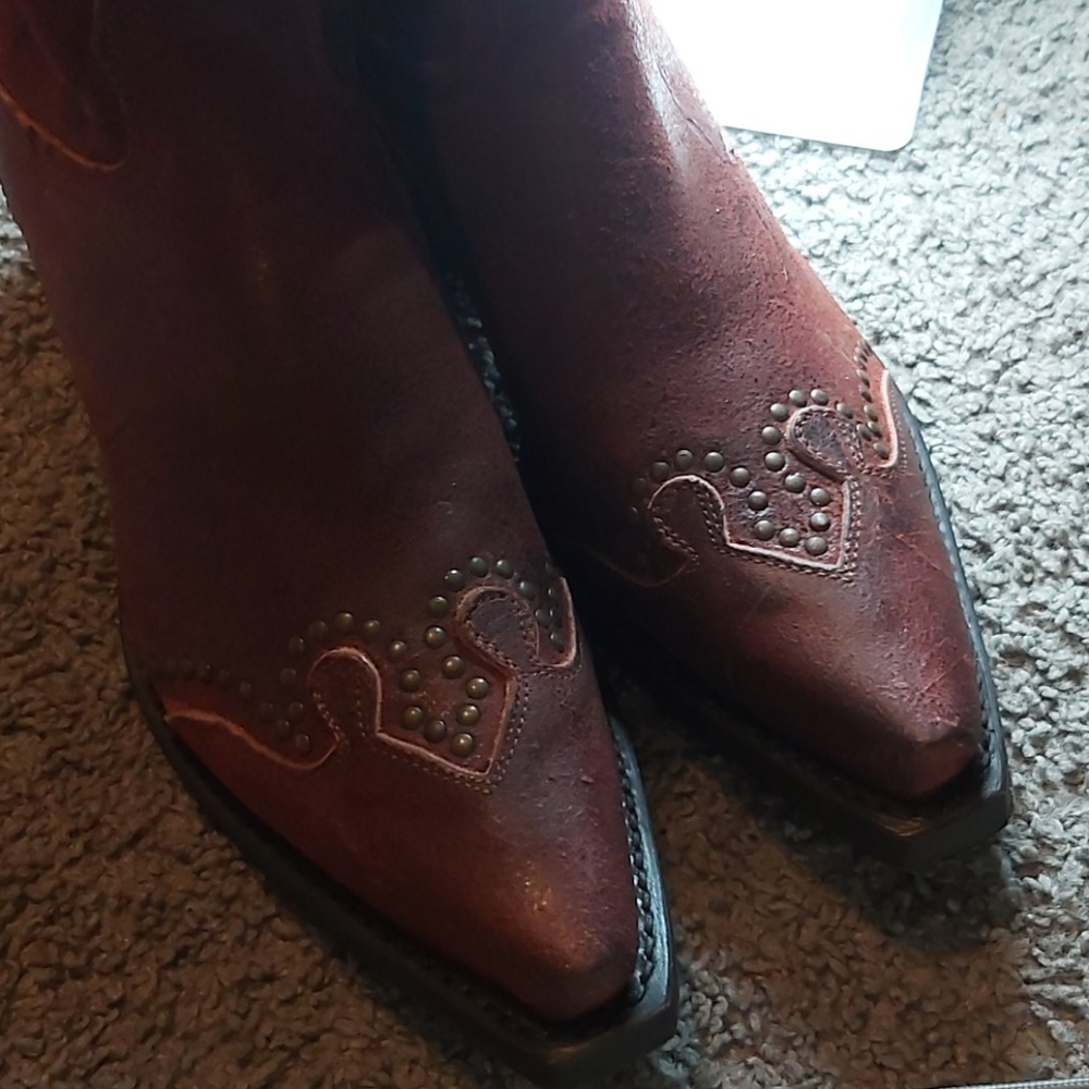 Western Boots Reddish Brown